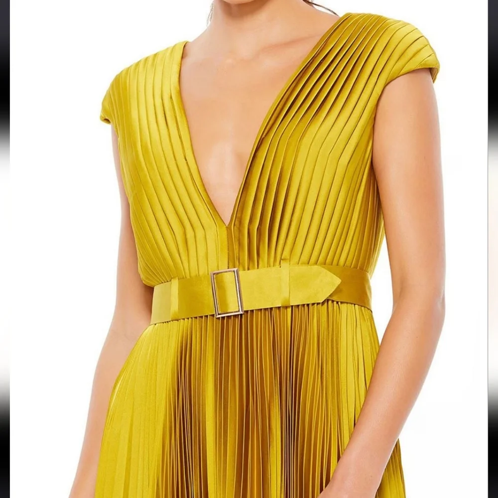 Elegant Yellow Pleated Mac Duggal Dress. - Picture 3 of 3